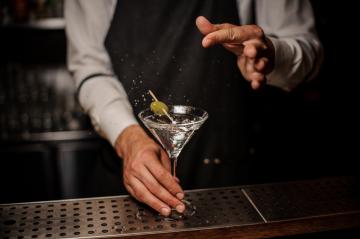 FOUND:RE Phoenix Launches Exciting Bachelor Viewing Experience and Martini Hour Specials